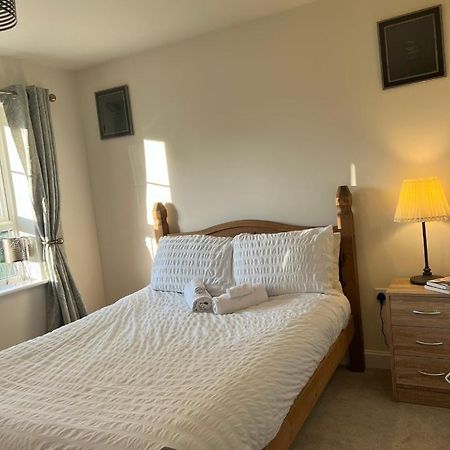 Cosy Double Room With Private Bathroom Homestay Caldecote エクステリア 写真