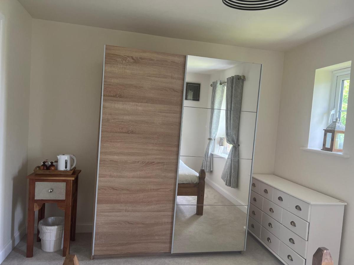 Cosy Double Room With Private Bathroom Homestay Caldecote エクステリア 写真