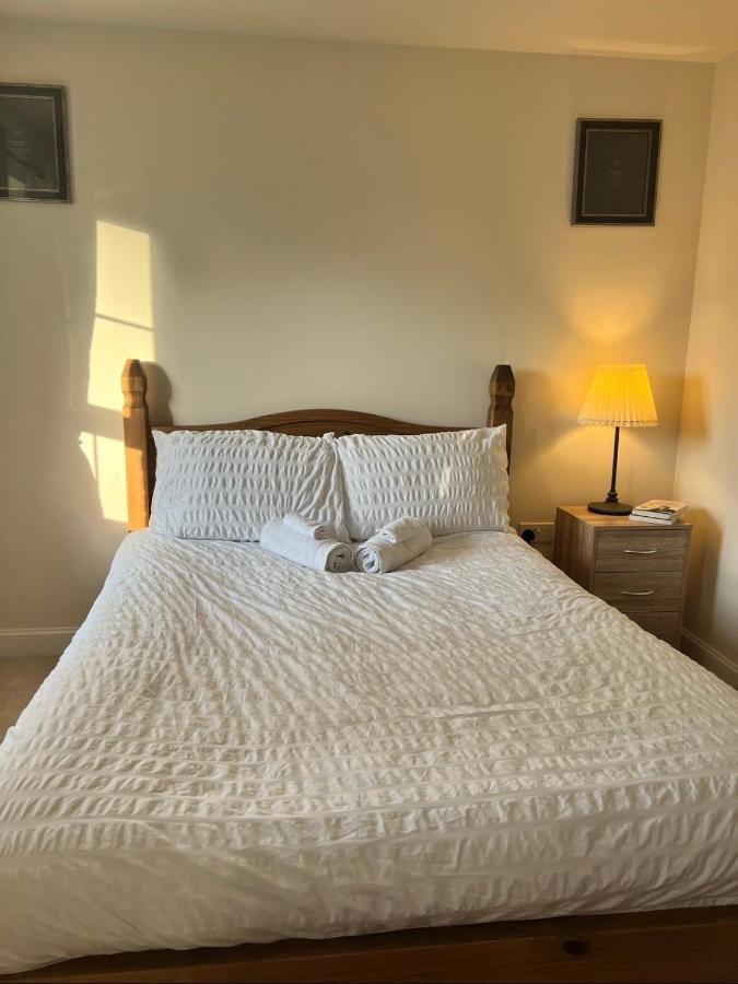 Cosy Double Room With Private Bathroom Homestay Caldecote エクステリア 写真